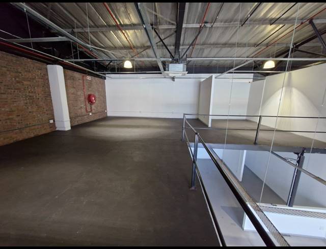 372M² SHOWROOM TO LET IN KRAMERVILLE